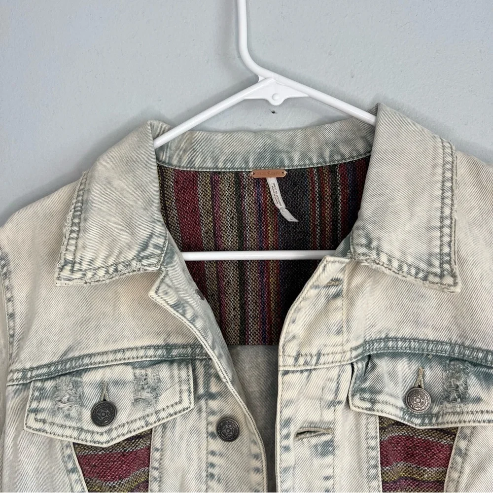 Free People Womens Baja Jean Jacket Trash White Wash Denim Sz 6 Distressed
